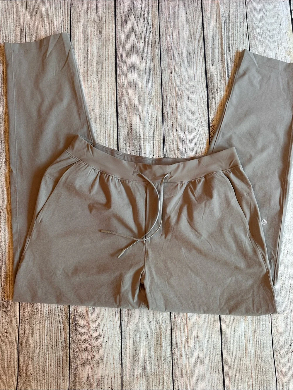Lululemon Men’s Technical Stretch Pants Tan Khaki Drawstring Size L